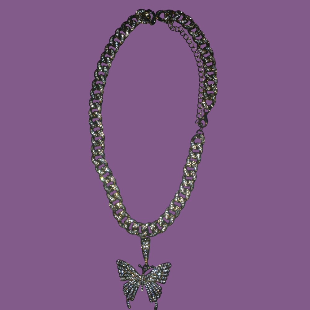 Elegant Gold Butterfly Necklace